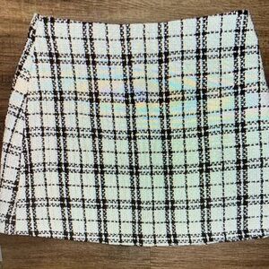 Lulu’s Black & White Fall/Winter Mini Skirt